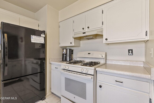 Building Photo - 4713 Sun Valley Dr