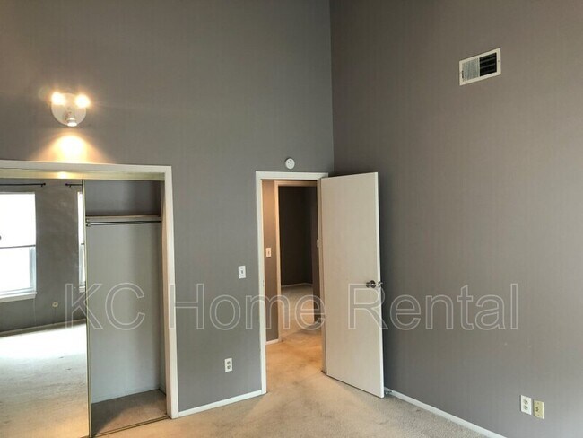 Building Photo - 8506 W 108th Pl