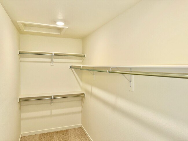 Building Photo - Beautiful 2 Year Old Home In Monument, wit...