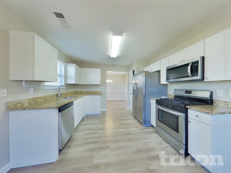 Building Photo - 2003 Bertha Ct