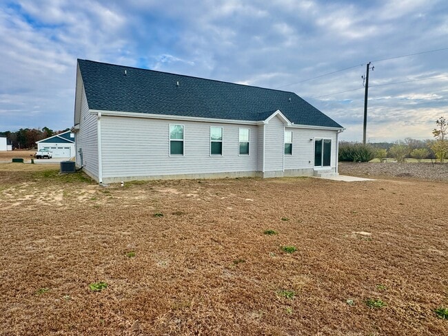 Building Photo - 15 Jones Crk Ln