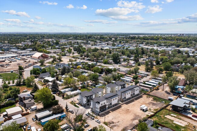 Building Photo - 509 E Violets Cv Ln