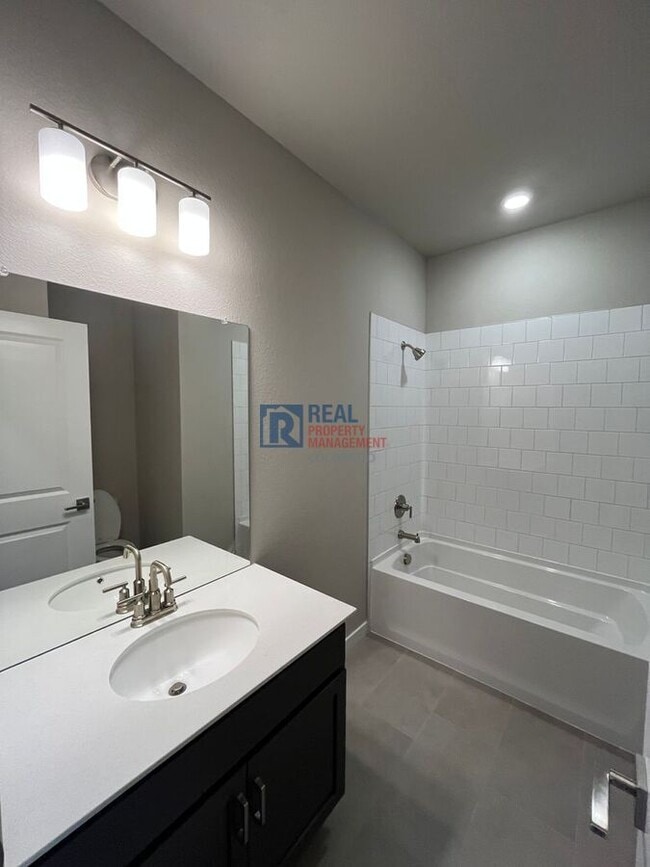 Building Photo - 2721 Spring Creek Cir