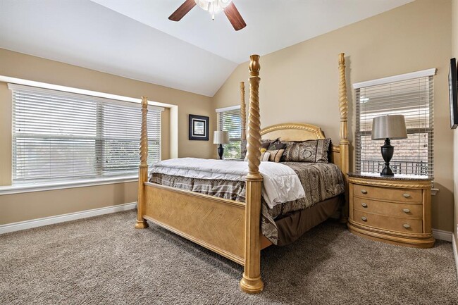 Building Photo - 163 Mount Ellen St