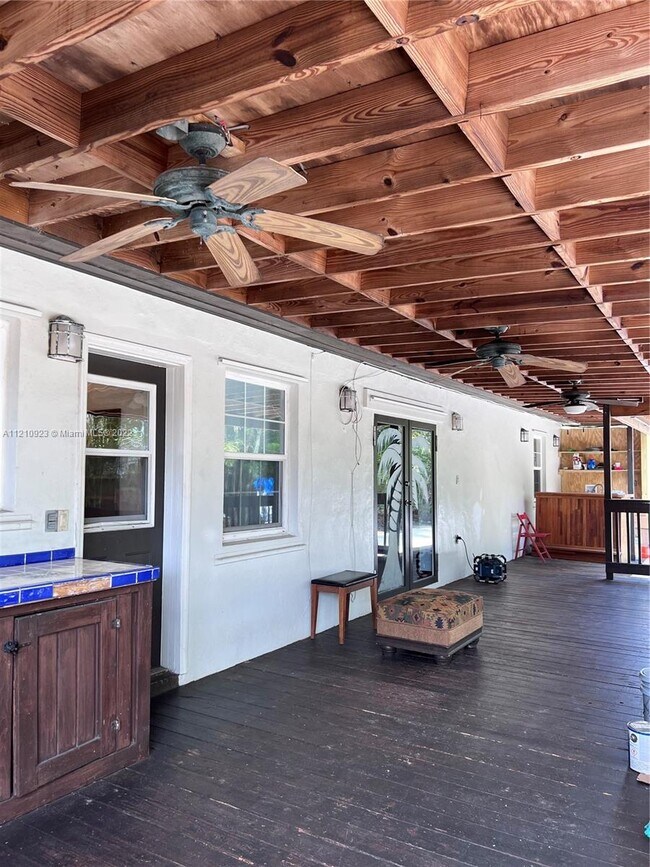 Building Photo - 14731 NE 9th Ave