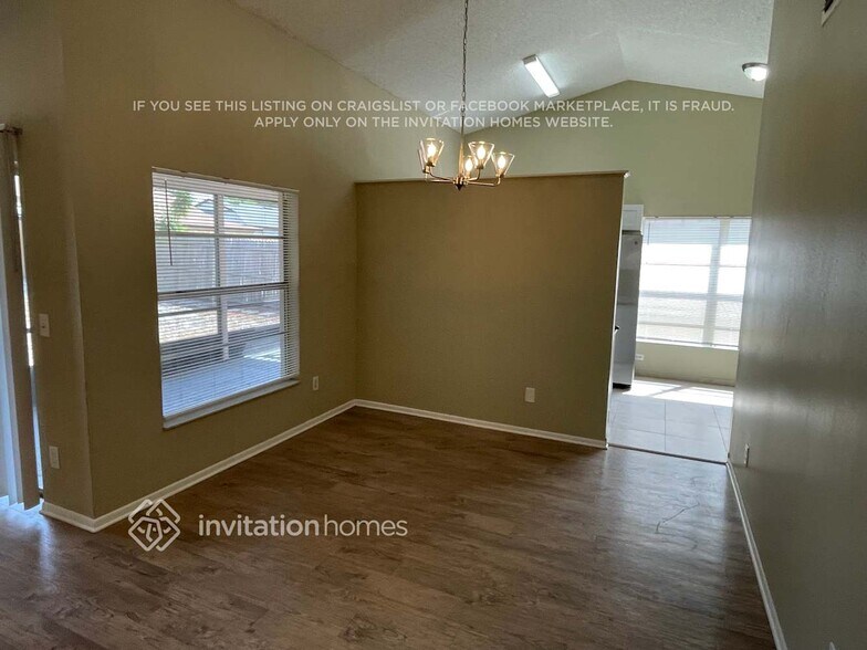 Building Photo - 207 Springview Dr