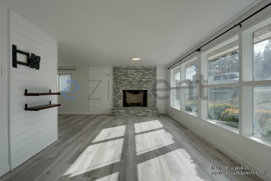 Building Photo - 23407 Hedlund Ave