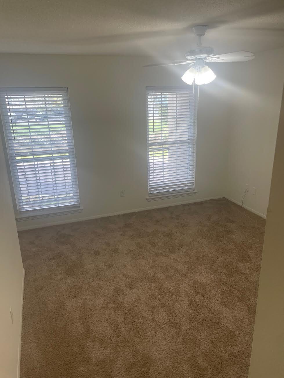 Building Photo - 5104 W Esplanade Ave