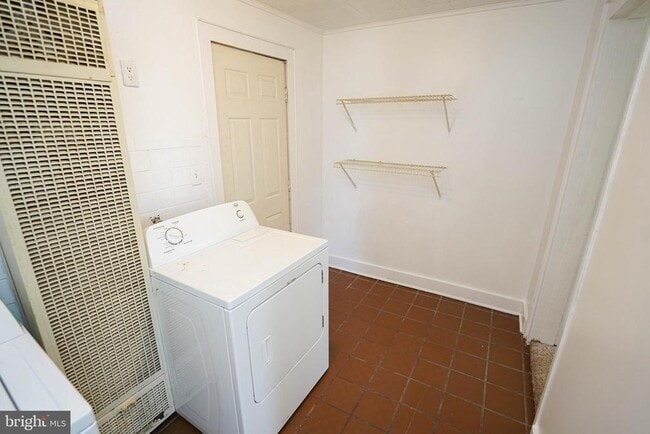 Building Photo - 415 E East St