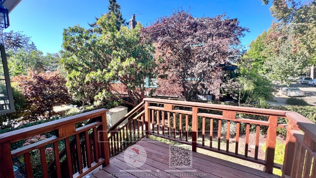 Building Photo - Beautiful 3 bedroom  home with lush backya...
