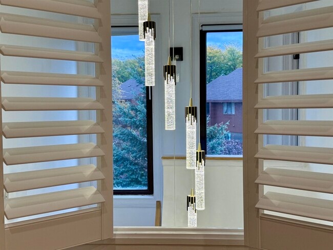 Building Photo - 702 Mainsail Ln