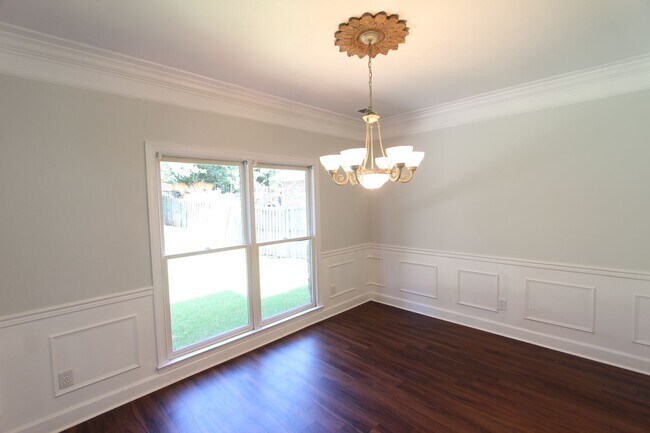 Building Photo - 4 Bedroom 2.5 Bath Lake Cyrus Beauty LOADE...