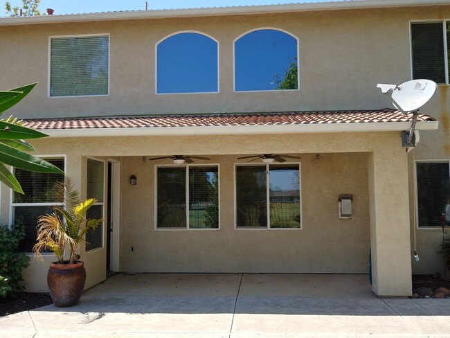 Building Photo - Four Bedroom at the Golf Course