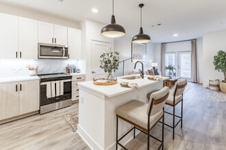 Watts Hampton Apartments - The Watts