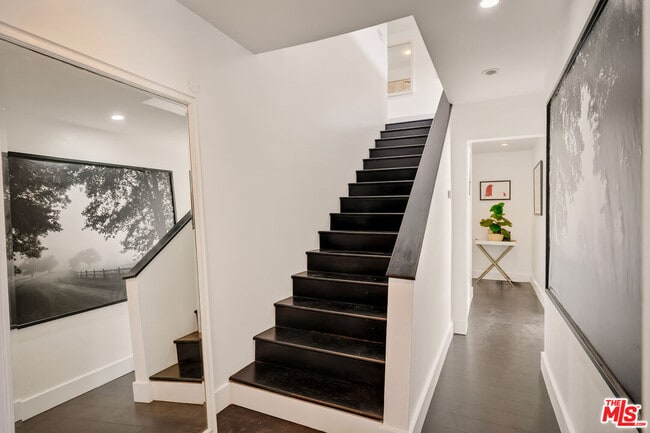 Building Photo - 2388 Kimridge Rd