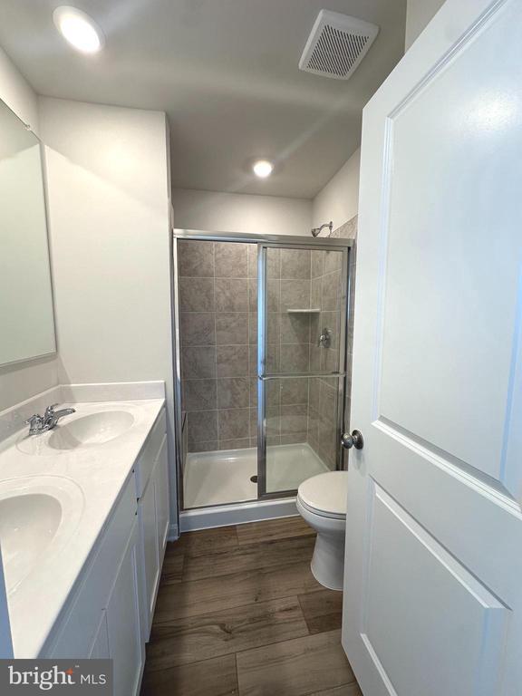 Building Photo - 439 Seeback Dr