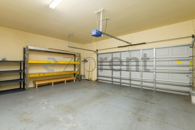 Building Photo - Unit