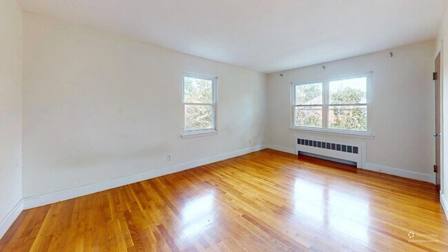 Building Photo - 113-115-115 Withington Rd