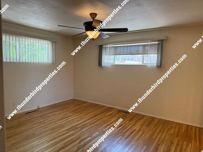 Building Photo - Desired NE location near Sandia High School and Uptown - MOVE IN SPECIAL $250.00 off first months...