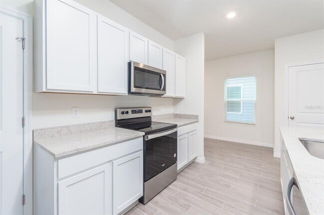 Building Photo - 4844 SW 51st Wy