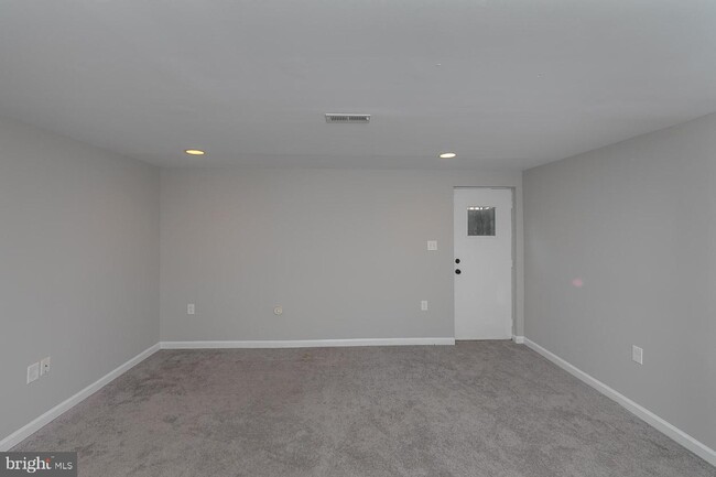 Building Photo - 31 Stone Falls Ct