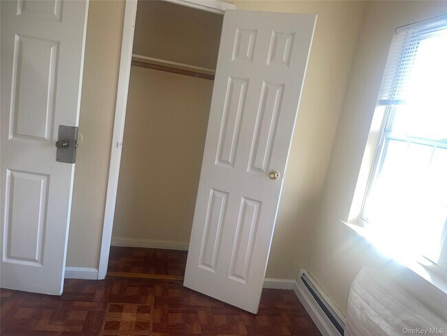 Building Photo - 405 Essex St