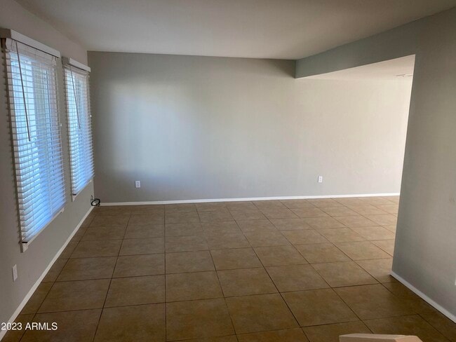 Building Photo - 6617 S Granada Dr