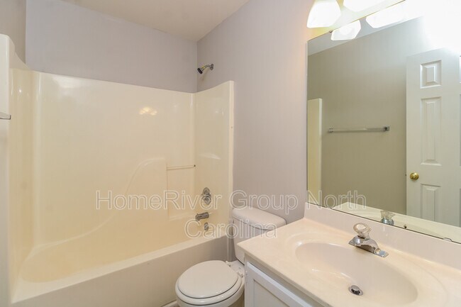 Building Photo - 7103 Thornaby Dr