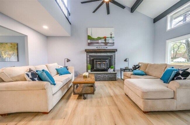 Building Photo - Fully renovated 4BR, 2.5BA home in the highly desired Great Neck Meadows!