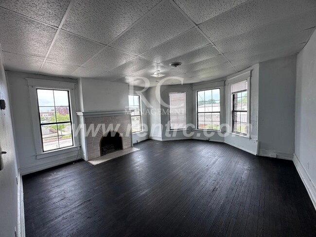 Building Photo - 425-3B Vermilion-N