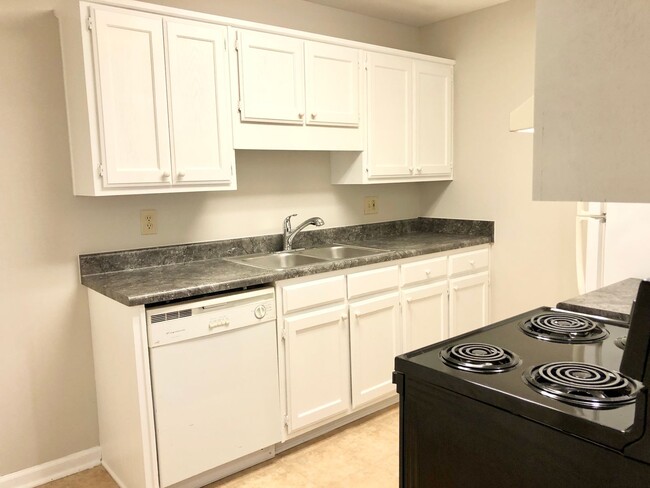 Building Photo - NOW AVAILABLE | 2BR 2BA CONDO | RECENTLY U...