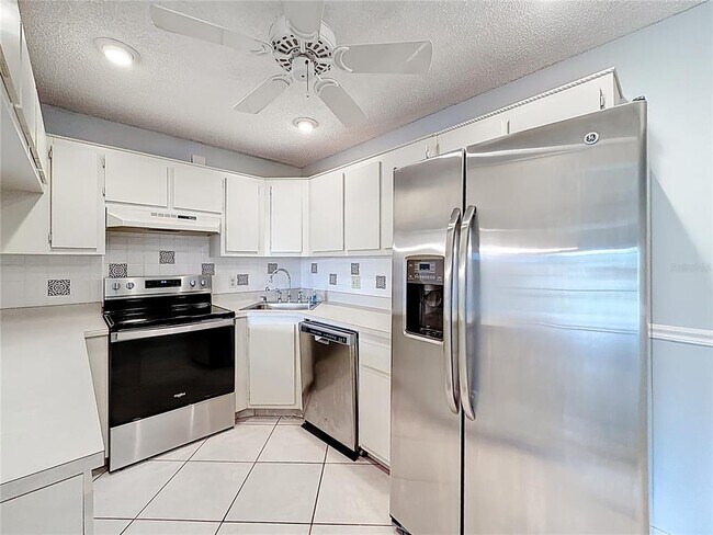 Building Photo - 826 Sky Pine Way