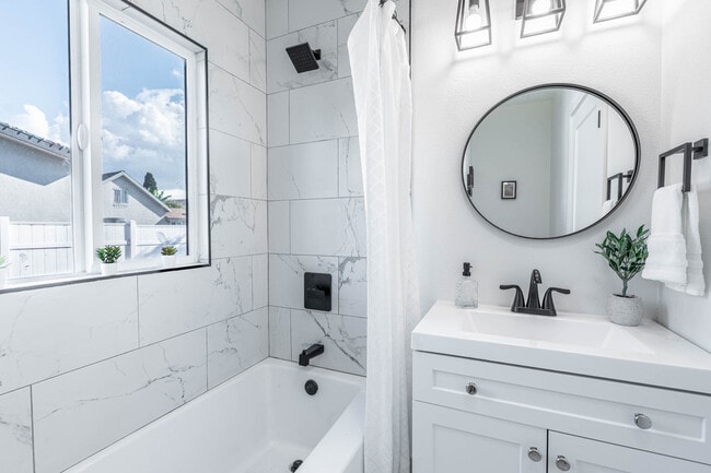 Building Photo - 3921 Delta St