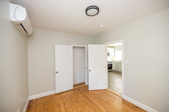 Building Photo - 5 S Harlem St