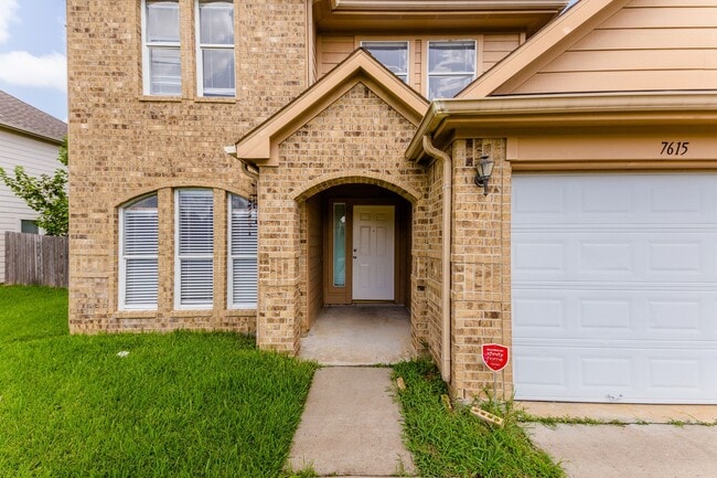 Building Photo - 7615 Greenwood Point Dr