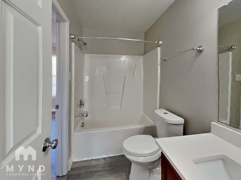 Building Photo - 1506 Cairo Way