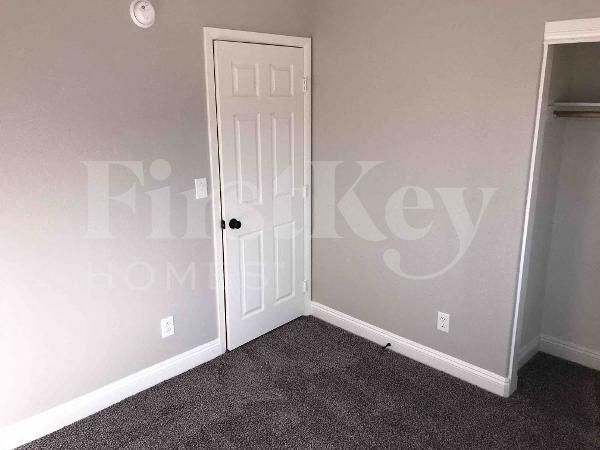 Building Photo - 5620 Royal Castle Ln