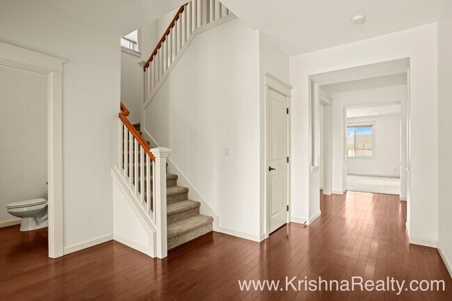 Building Photo - Stunning 4 BD* 2.5 BA* Single Family Home ...