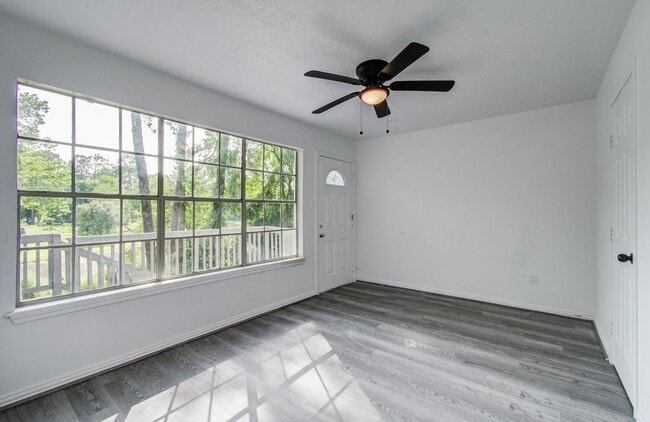 Building Photo - 808 Stone Mountain Dr