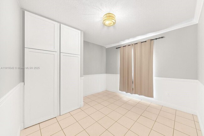 Building Photo - 5316 SW 142nd Pl