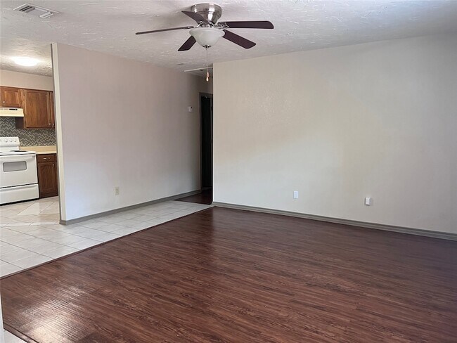 Building Photo - 11913 Metmora Ct