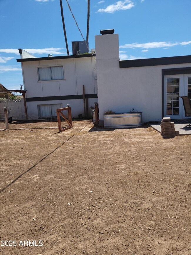 Building Photo - 1112 E Riviera Dr