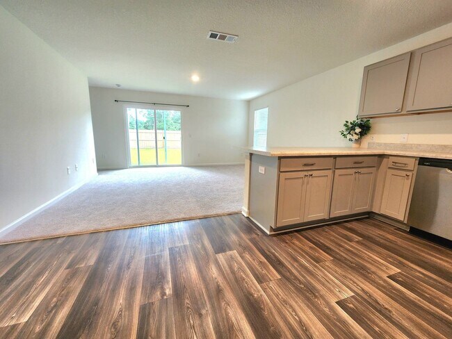 Building Photo - 7840 Maxton Rd
