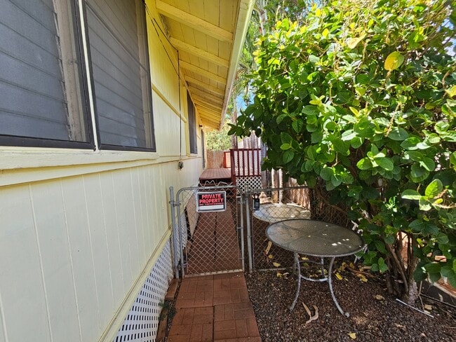 Building Photo - Studio apartment