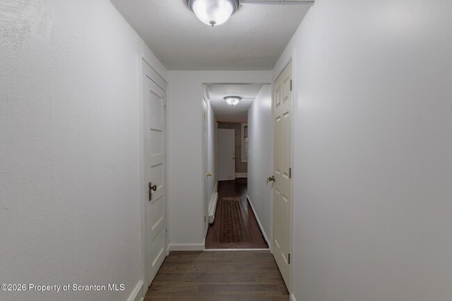 Building Photo - 623 E Elm St