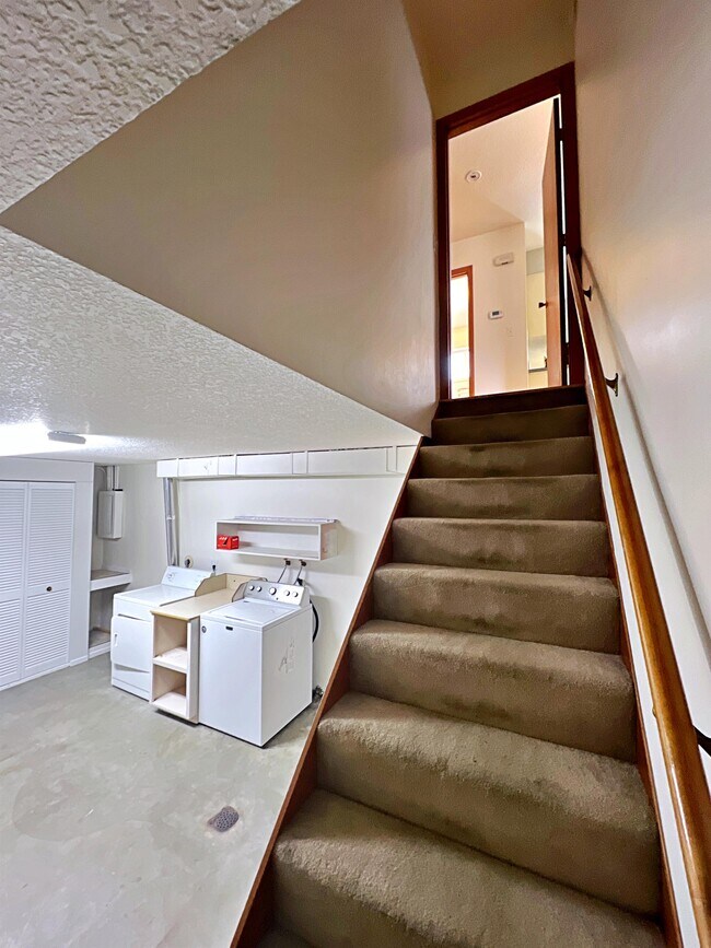 Building Photo - 3385 SE 10th Ave