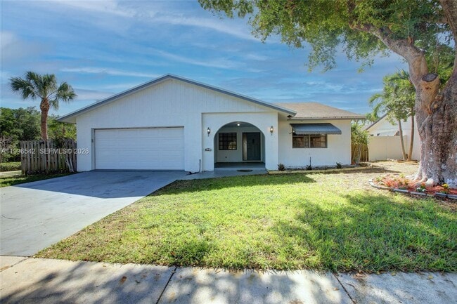 Building Photo - 418 SE 4th St