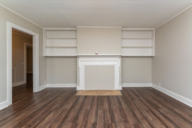 Building Photo - Move-In Ready Comfort – 4 Bed, 2 Bath!