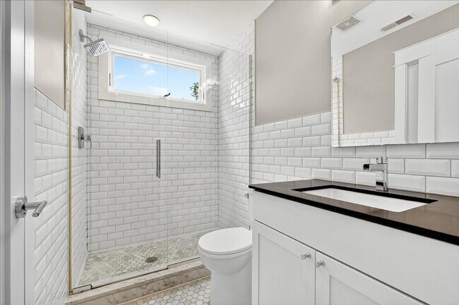 Building Photo - 36 Carriage Ln