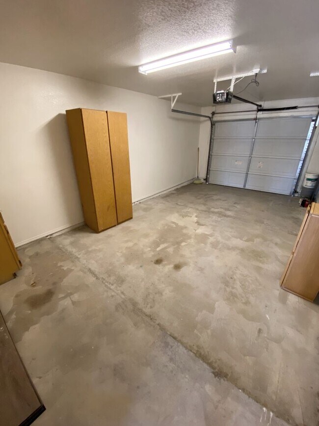 Building Photo - 11343 W Townley Ave